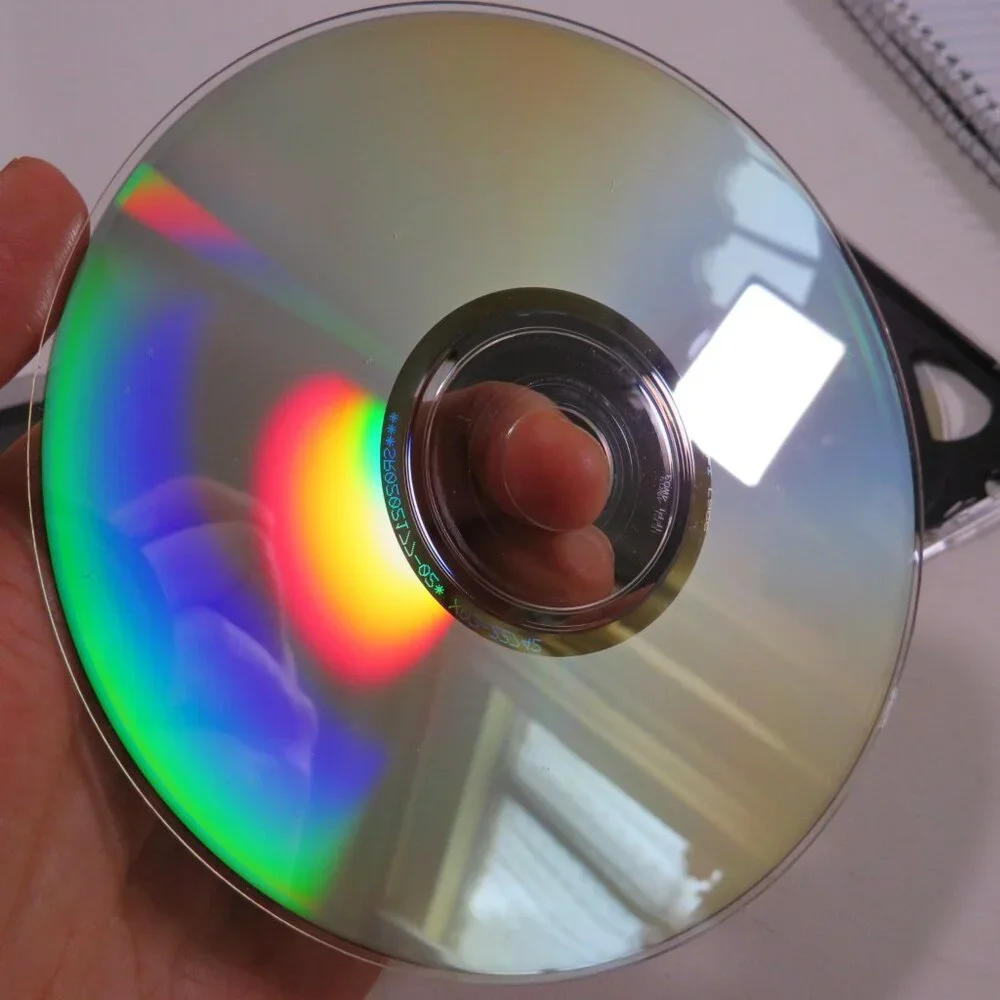 Microsoft Encarta 98 Encyclopedia Computer Game OUT OF DATE SOFTWARE (2 CDs)
